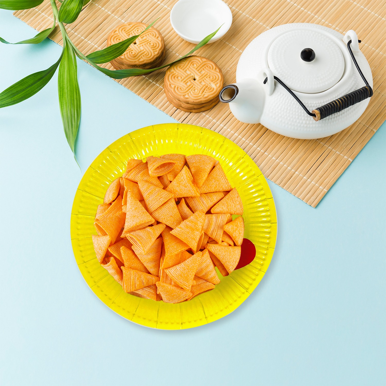 AEX Wink Face Kisses Emoji Paper Plates