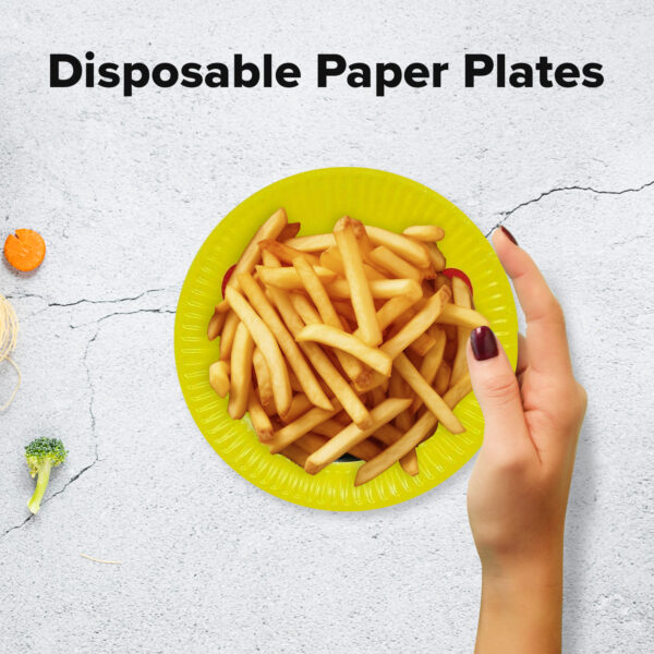 Heart Paper Plates – 23cm Heart Eyes Emoji Birthday Plates