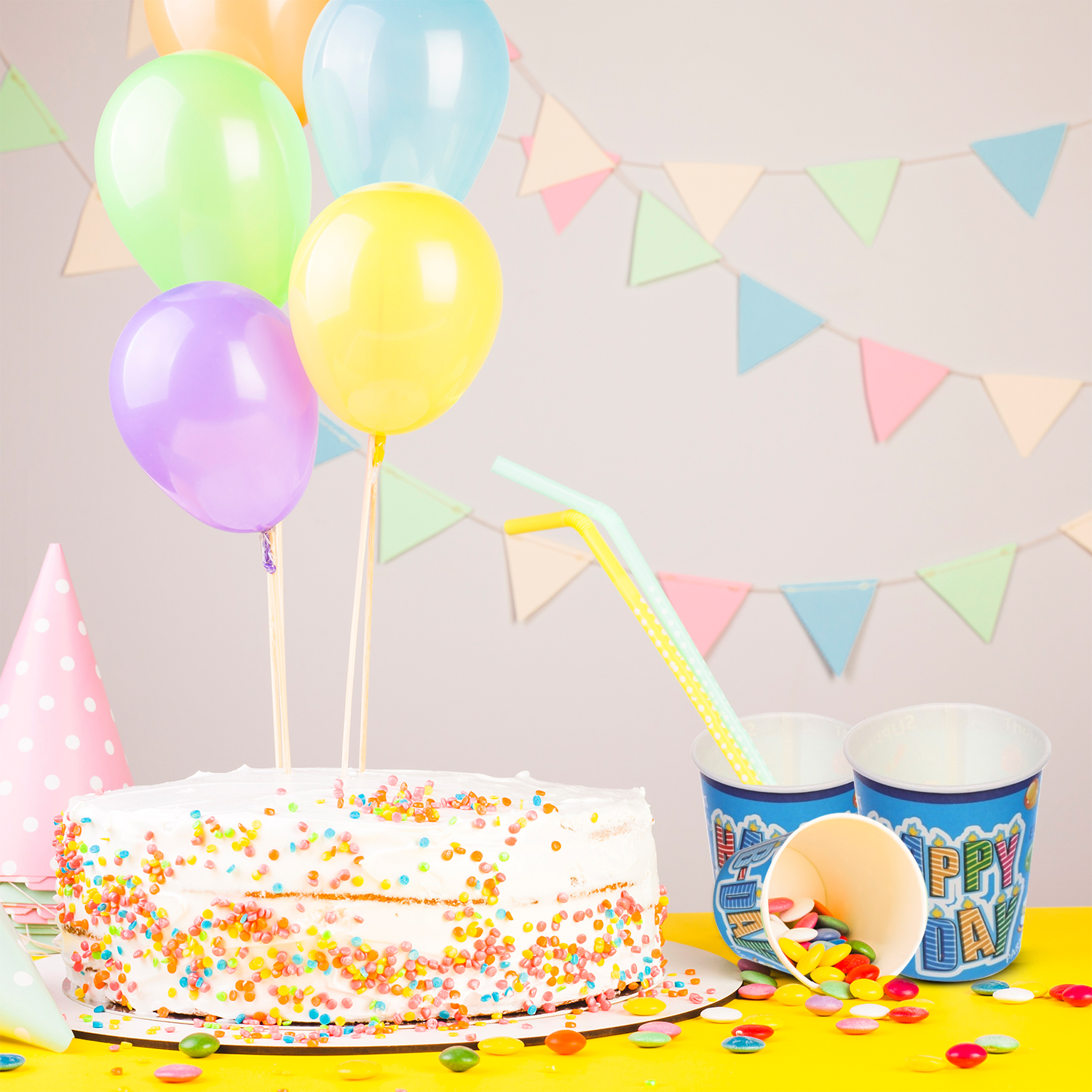 Paper Hot Drink Cups – 30 Blue Happy Birthday Candle Design