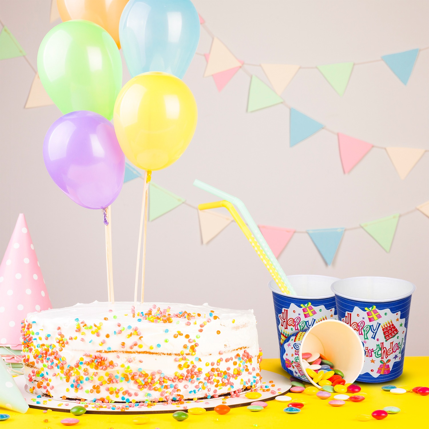 Disposable Coffee Cups – 30 Pack White Blue Happy Birthday Design