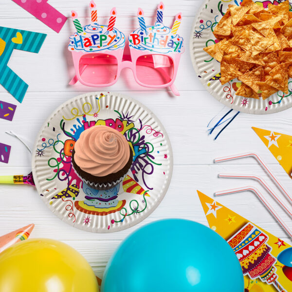 AEX White Happy Birthday Cake Paper Plates