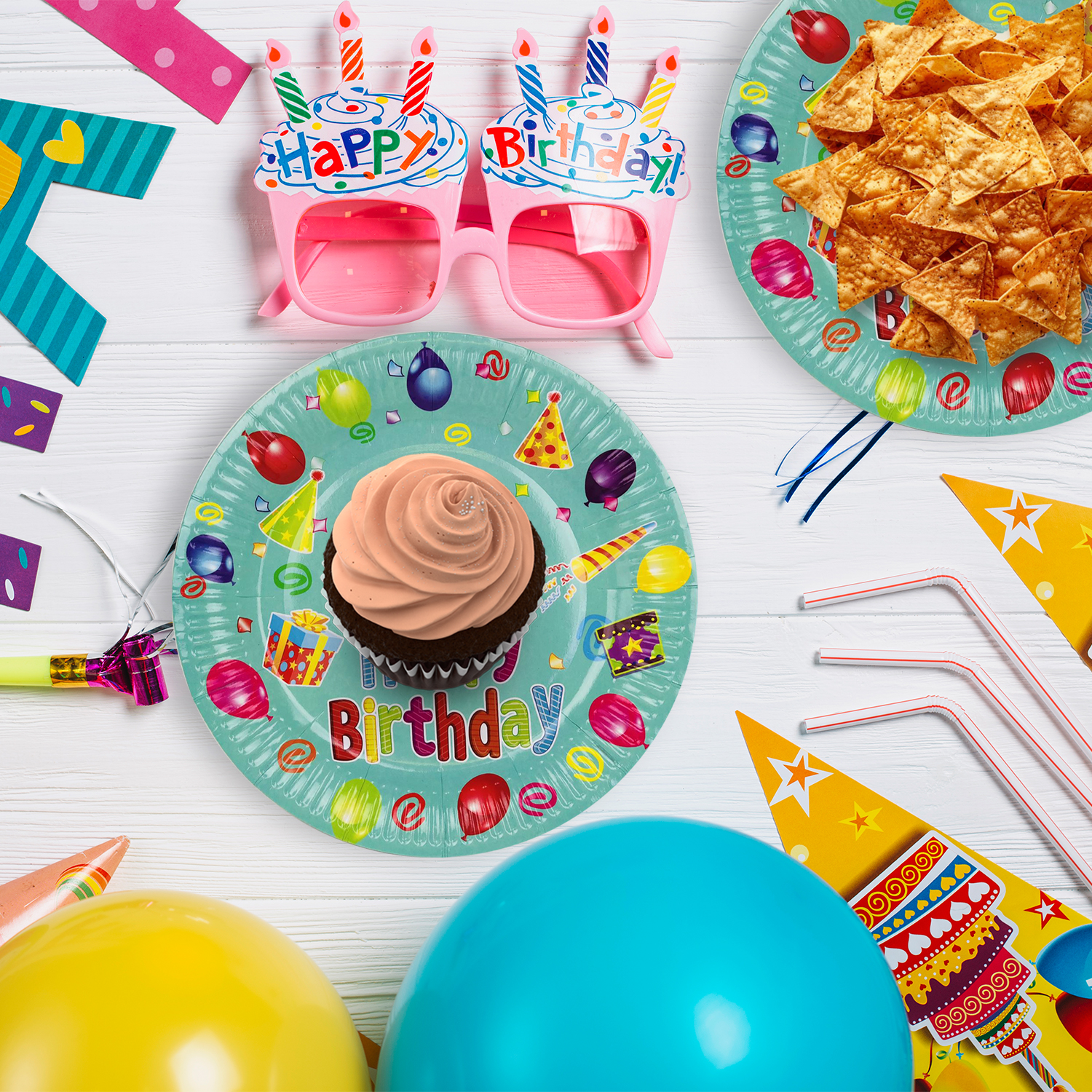 Green Happy Birthday Cake Paper Plates – 23cm Disposable Partyware