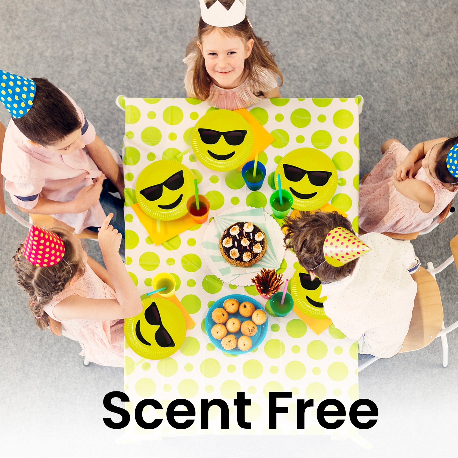 Party Paper Plates – 23cm Wink Face Kisses Emoji Design