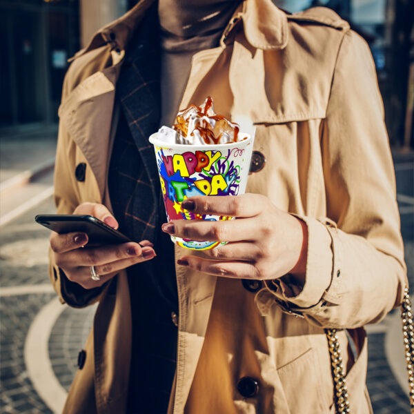 White Paper Cups – 30X 7oz Happy Birthday Cake Star Party Cups